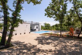 Villa Tempest with Private Pool and Jacuzzi - Slivnica - 3