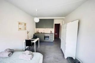 INACTIVE Cozy & Modern Studio by Metro Station - 5