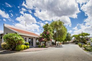 El Dorado Hotel and Self Catering - Oudtshoorn - 6