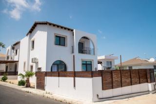 Oceans Breeze Villa - 4