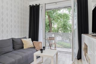 Quiet Apartments with Balcony Zakładowa by Noclegi Renters - Wrocław - 6