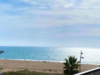 BEACHFRONT APARTMENT Castelldefels - Castelldefels - 9
