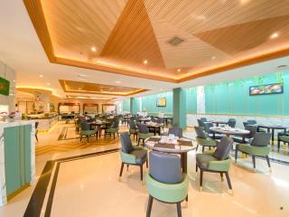 Luxury Malioboro Hotel - Yogyakarta - 3