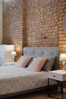 Cozy Retreat Near Downtown with Parking - 3