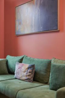 Cozy Retreat Near Downtown with Parking - 7