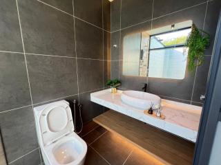 Galaria 4BR 17Pax NearTC, DinosaurLand, PS4, Netflix - Kuantan - 1