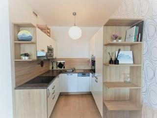 Panorama apartment, FREE parking, 18th floor, view - Bratislava - 5