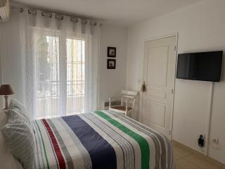 2 bedroom apartment with a pool in the heart of Cannes easy walk to the main beach on La Croisette - 2191 - 5