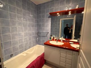 2 bedroom apartment with a pool in the heart of Cannes easy walk to the main beach on La Croisette - 2191 - 1