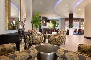 Embassy Suites by Hilton Greenville Downtown Riverplace - Greenville - 1