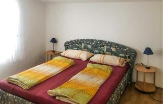 Beautiful Apartment In Nin With Kitchen - 3