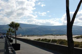 Hafan Y Traeth Beach Front Apartment in Barmouth - 2