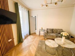 Arc de Triomphe - Triangle d’or - Paris - 7