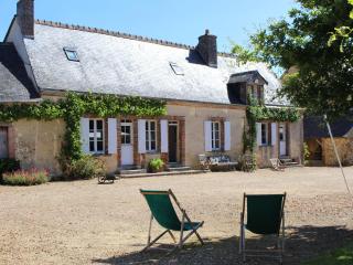 Charme du XVIIe avec grand terrain clos, dépendances restaurées, jardin, garage fermé et équipements divers - FR-1-410-157 - Berfay - 6
