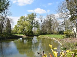 Gîte Charmant au Cœur de la Nature près du Mans, 6 Pers., Domaine Historique - FR-1-410-319 - 1