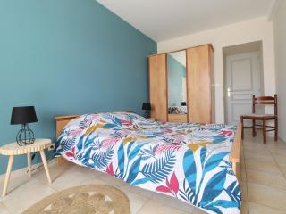 Gîte de charme 4 pers avec spa privatif, terrasse, et équipements complets au cœur d'un village viticole - FR-1-622-20 - La Viardière - 7