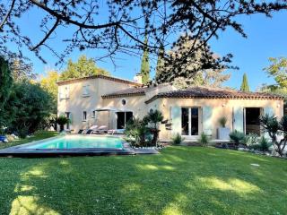 Villa d'exception à 10 min du centre-ville d'Aix - Aix-en-Provence - 0