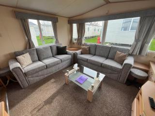 Bittern 8, Scratby - California Cliffs, Parkdean, sleeps 8, free Wi-Fi, bed linen and towels included, pet friendly - 2 minutes from the beach! - Scratby - 5