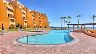 Right on the Beach! 1 Bedroom Ground Floor Ocean Front - Puerto Peñasco - 3