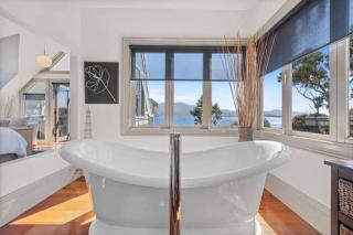 Casa Con Vista Luxury Waterfront Home, Sleeps 10 - Hobart - 5