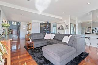 Casa Con Vista Luxury Waterfront Home, Sleeps 10 - Hobart - 2
