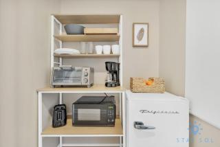 Spectacular Apartment with Balcony Near Beach - Hallandale Beach - 7