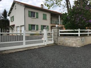 Appartement Spacieux avec Jardin Privatif, Proche du Puy-en-Velay et d'un Golf, WiFi Inclus - FR-1-582-286 - Saint-Pierre-Eynac - 5