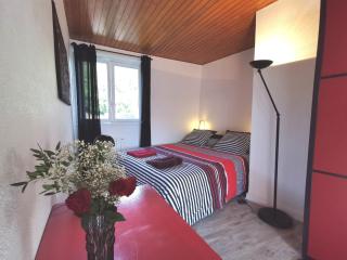 Grande maison au cœur d'un village historique avec terrasse et WIFI inclus - FR-1-582-308 - Saint-Vidal - 2