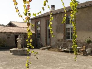 Gîte en plein bourg avec terrasse ensoleillée, vélos à disposition et parking – proche thalasso et plages - FR-1-426-290 - Talmont-Saint-Hilaire - 8