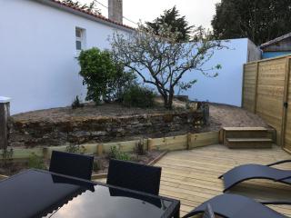 Maison rénovée proche mer avec terrasse, parking privé et wifi à Barbâtre - FR-1-426-440 - 7