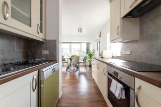 City Center,2 Bedroom Apartment with Parking - 3