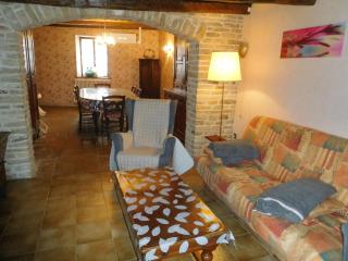 Gîte authentique avec jardin clos, climatisation, animaux acceptés, proche Dijon et Langres - FR-1-611-5 - 4
