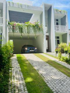 OESIS - Stylish Villa Steps from Historic Galle Fort - Galle - 0