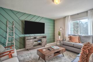 _Entire Home_Game Room_Basement_FirePit_ - Palmer Lake - 8