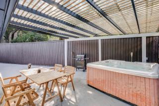 Superior 4BR 2BA Holiday Home with Hot Tub & Grill - Dallas - 7