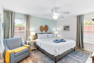 4BR house, 2 blocks from the beach - 5