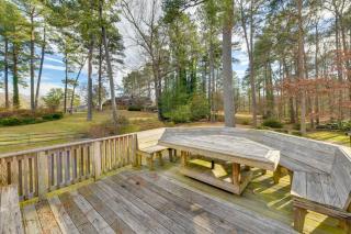 Charming Emporia Home with Deck and Patio! - Emporia - 9