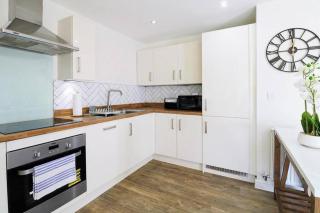Stunning Apartment with Free Parking, Balcony, Fast WiFi, and Smart TV by Yoko Property - Milton Keynes - 7