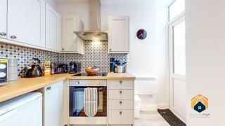 Impressive 1- Bed Apartment - 1