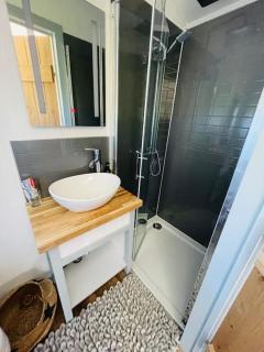 The Hut@Trefechan Wen - Coastal Coziness! - Goodwick - 1