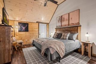 Sleeps 12! • Rare Private Pool • Dollywood 5 Mins - Sevierville - 7