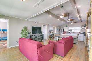 Great for Groups Oceanfront Surfside Beach Home! - Surfside Beach - 8