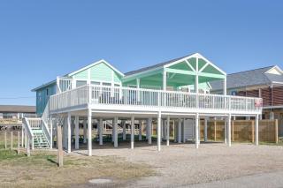 Great for Groups Oceanfront Surfside Beach Home! - Surfside Beach - 9