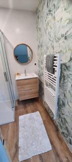 Modern, spacious riverfront property with pool - for 4-6 people - 1