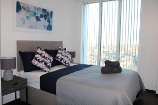 Luxury London Living - Perivale - 0
