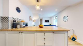 Stunning Flat 2 Apartment - 1