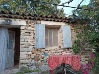 Sous la vigne - Rustrel - 1