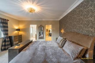 Luxe Home with Cinema, Games Room & Sauna - Buckinghamshire - 2