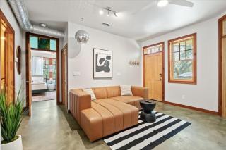 Urban Cowboy Villas - Heart of 704 - 6