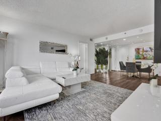 Adorable 2 Bedroom Condo Beach Service 605 - Miami Beach - 9